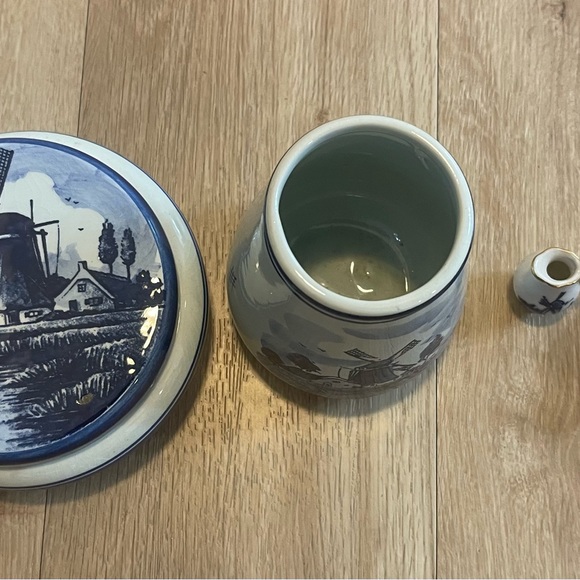 Delfts Blauw Handpainted Holland Porcelain Set - Picture 2 of 12